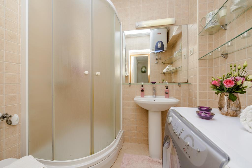 Superior Stunning Apartment Gravosa With A Free Parking ドゥブロブニク エクステリア 写真
