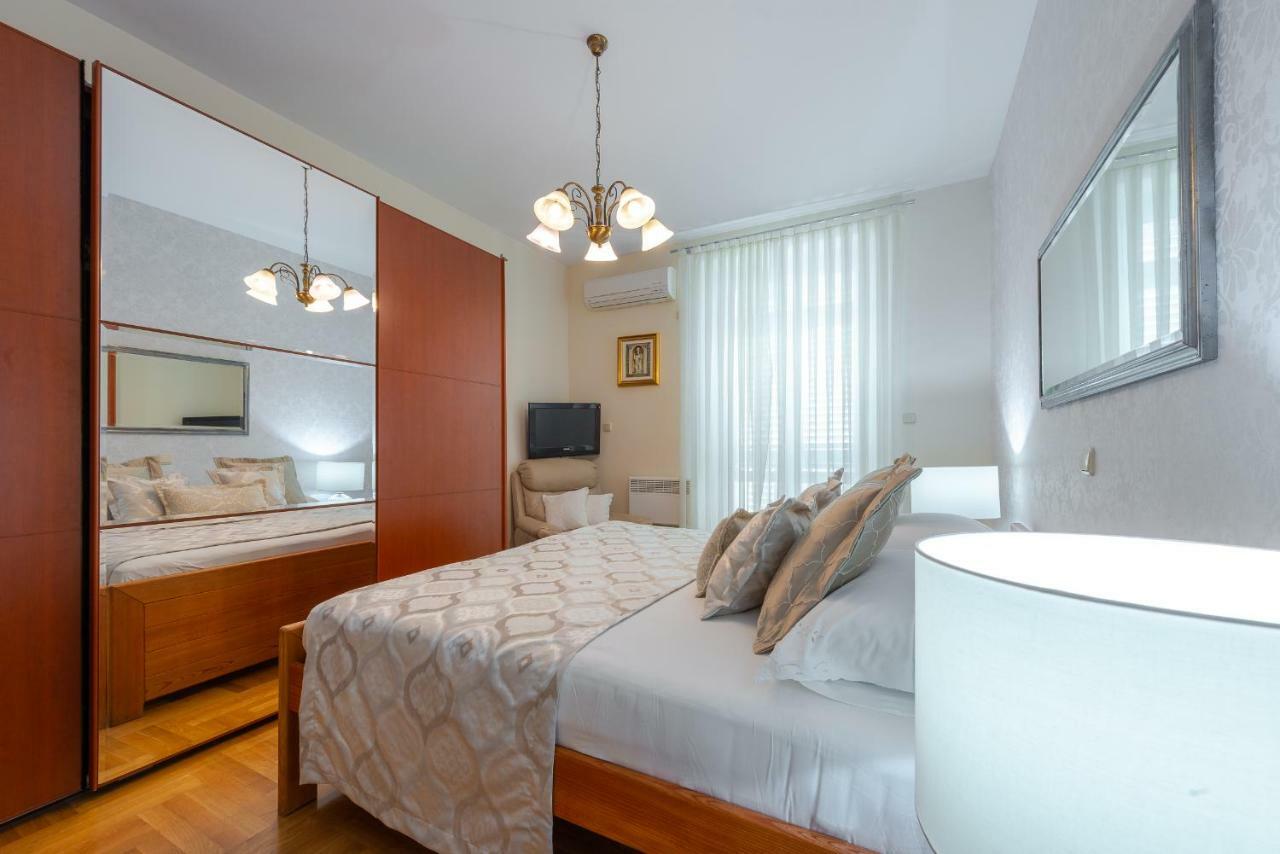 Superior Stunning Apartment Gravosa With A Free Parking ドゥブロブニク エクステリア 写真