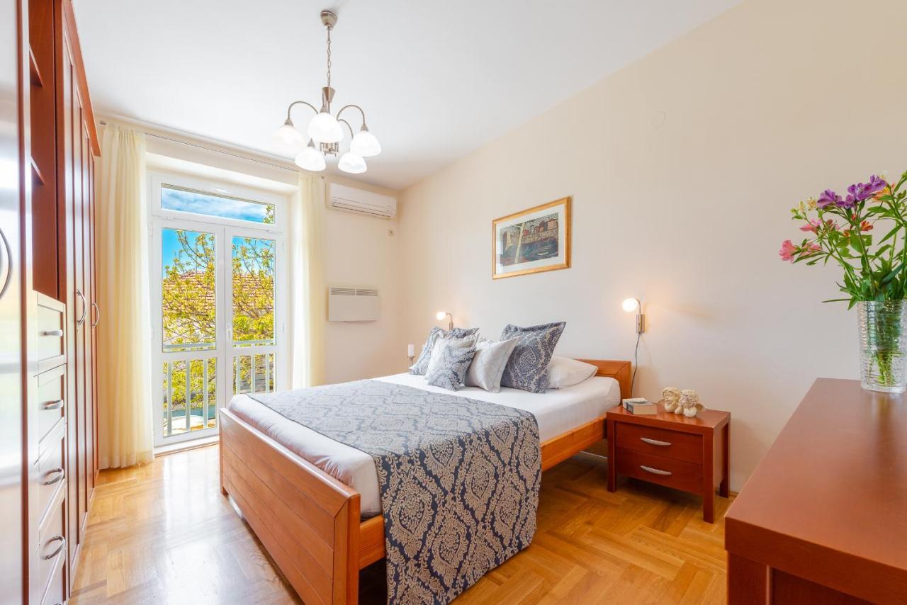 Superior Stunning Apartment Gravosa With A Free Parking ドゥブロブニク エクステリア 写真